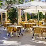 Ξενοδοχείο Daniya & Business 4* 4*