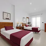 Daniya & Business 4* Ξενοδοχείο 4*