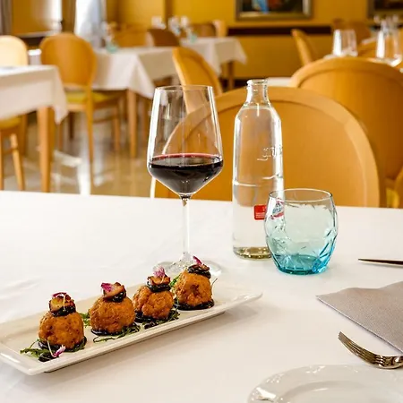 Hotel Daniya & Business 4*