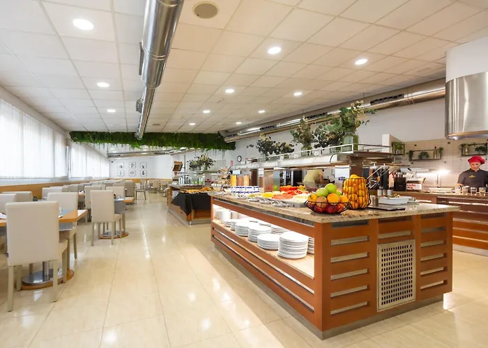 Hotel Daniya & Business 4*