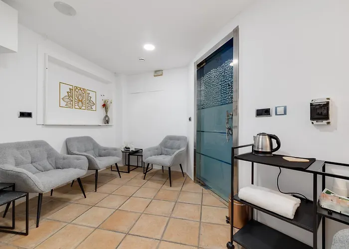 Daniya & Business 4*