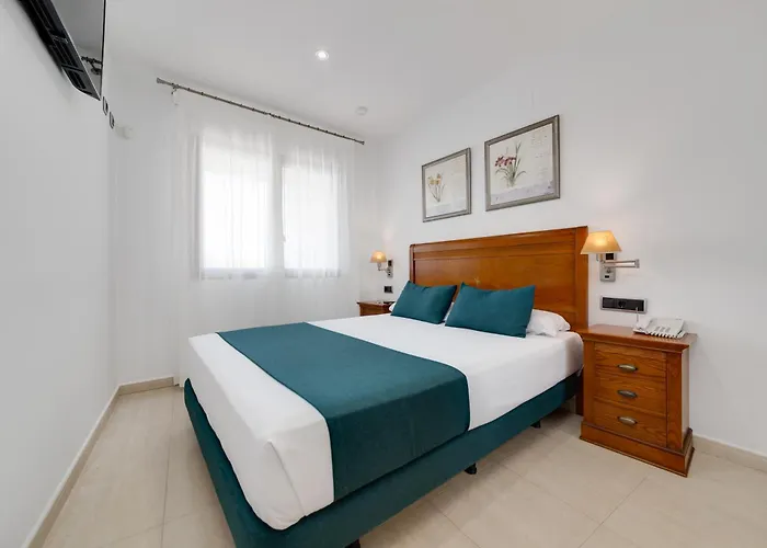 Otel Daniya & Business 4*