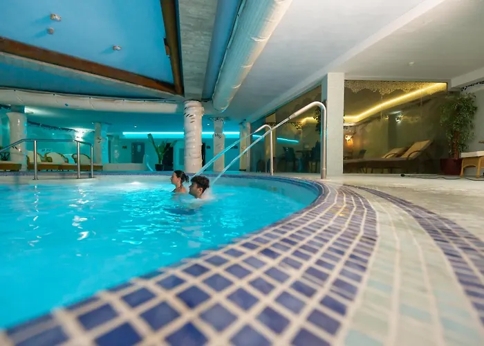 Daniya & Business 4*