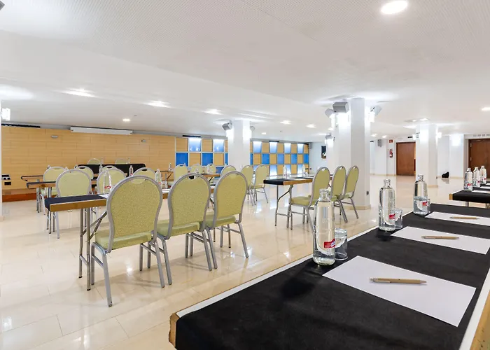 Otel Daniya & Business 4*