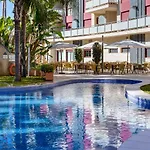 فندق Daniya & Business 4*