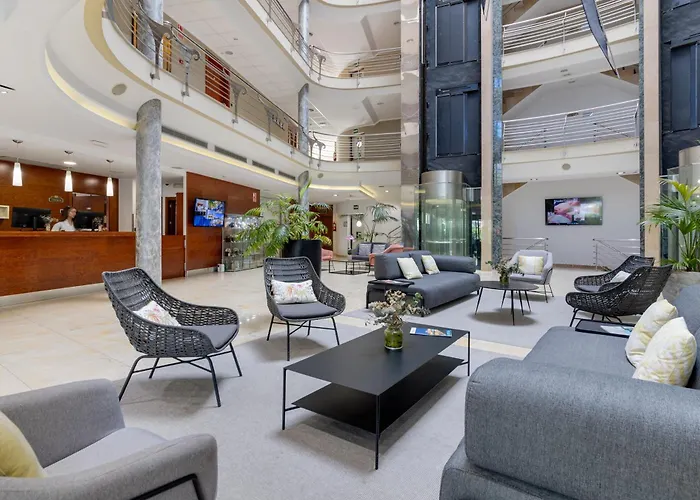 Daniya & Business 4* 4*